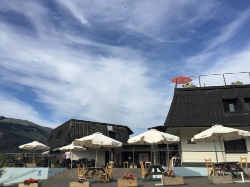 ABARAXKA HOSTEL Disfruta la Vía Verde del Urola hasta la Playa - Naturaleza Montañas y Riqueza Cultural