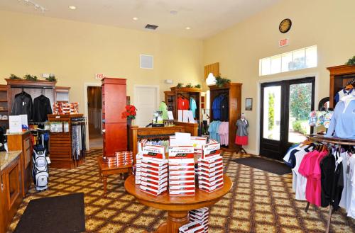 Multiple Vacation Homes in a Golf Resort and Private Pool - image 3