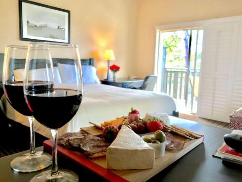 The Olympia Lodge - Accommodation - Pacific Grove