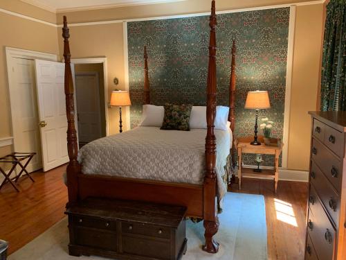 1 queen bed