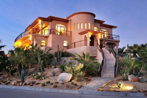 Stunning Oceanview villa! Golf gated community, Minutes to beautiful beach