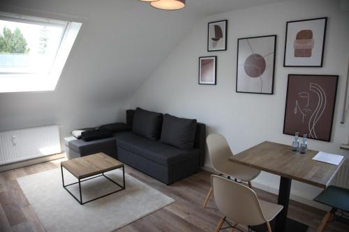 Moderne 2 Zimmer Wohnung in Leinfelden in hervorragender Lage und Infrastruktur - Apartment - Leinfelden-Echterdingen