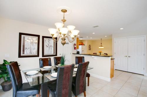 Enjoy Golf Resort & Private Pool in Davenport, USA
