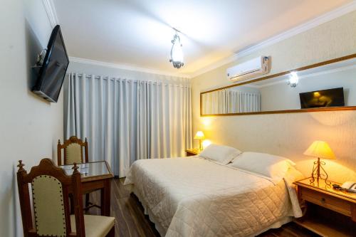 Double or Twin Room with Balcony image 7