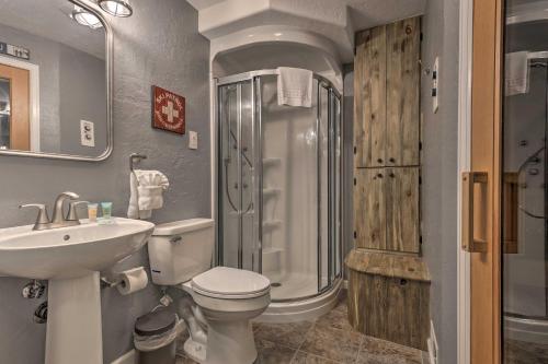 Pristine Breck Townhouse with Sauna Deck and Fire Pit - image 10