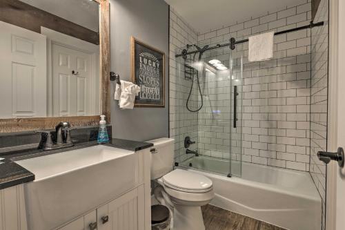 Pristine Breck Townhouse with Sauna Deck and Fire Pit - image 7