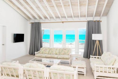 Beachfront White Palm Villa- Tar Bay, Great Exuma