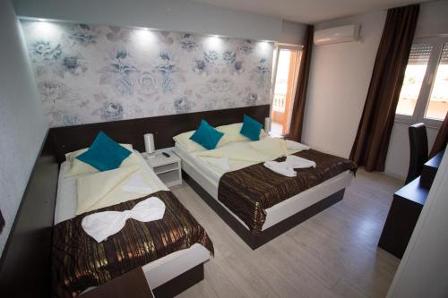 Deluxe Triple Room with Balcony