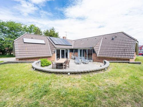  Luxurious Pool Retreat in Blavand-By Traum in Blåvand
