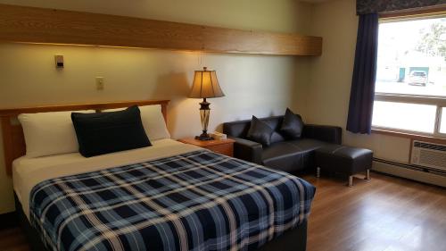 Pines Motel in ฮินตัน (AB)
