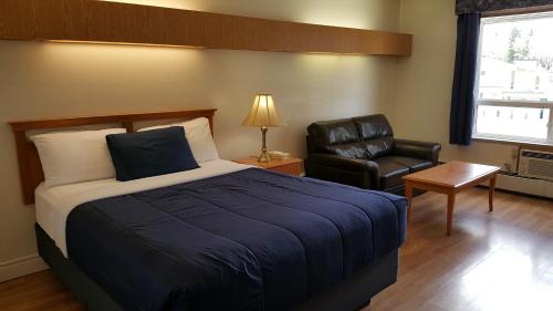 Pines Motel in ฮินตัน (AB)