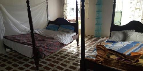 Edward Lake Retreat and Campsite, Kisenyi Village in Bushenyi