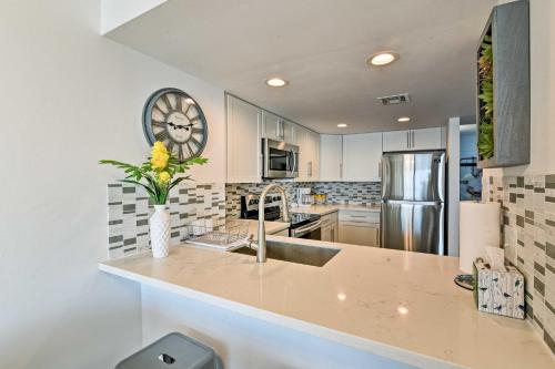 Bright Beach Condo with Ocean View and Balcony! - image 12