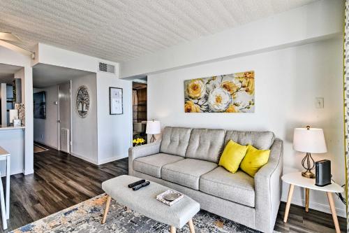 Bright Beach Condo with Ocean View and Balcony! - image 8