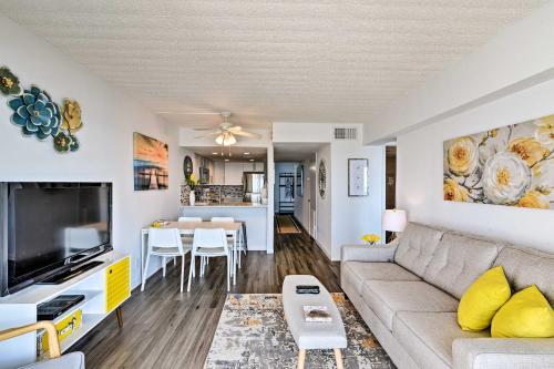 Bright Beach Condo with Ocean View and Balcony! - image 9