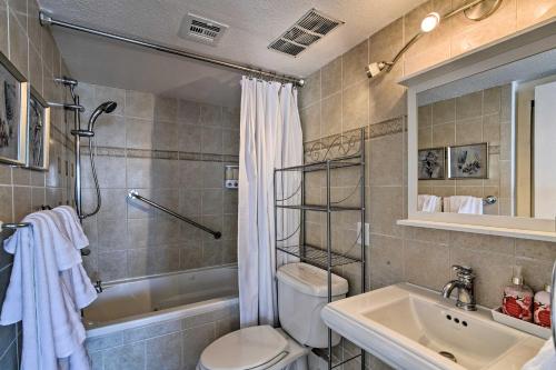 Bright Beach Condo with Ocean View and Balcony! - image 14