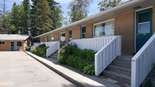 ทัศนียภาพ, Pines Motel in ฮินตัน (AB)
