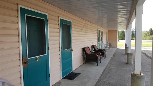 ทัศนียภาพภายนอกโรงแรม, Pines Motel in ฮินตัน (AB)