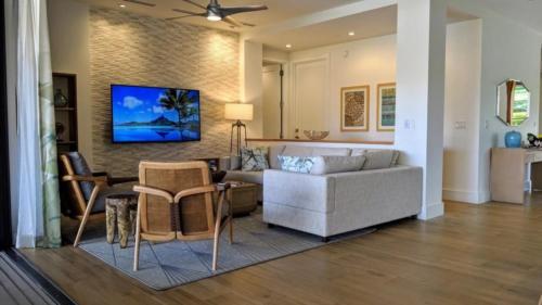 Maui Westside Presents - Luana Garden Villas 18C detail