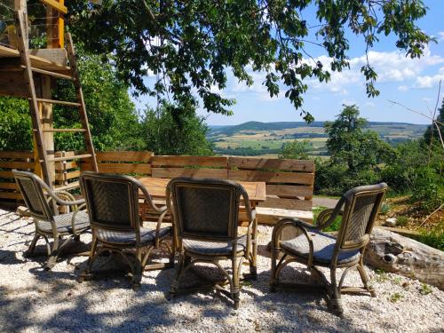 Terraloft, Calme, Authenticité et Vue sur la vallée