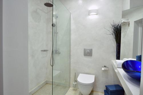 Queen Apartment, in the heart of Corfu Historical Old Town Center!