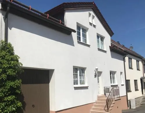 Ferienwohnung - Grillmöglichkeit - großer Garten - 2 WCs - Haustiere möglich in Ilmenau, Deutschland