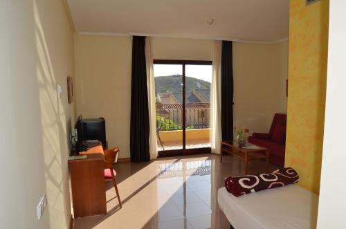 Hotel Playasol - image 14