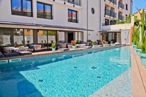 Swimming pool, Hotel La Villa Port d'Antibes & Spa in Antibes