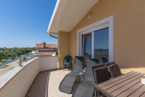  Apartment Larsen, Pension in Novigrad