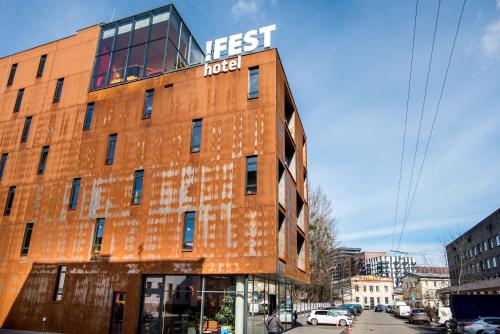 บริการและสิ่งอำนวยความสะดวก, เฟสต์ โฮเต็ล (FEST Hotel) in ปิดซัมเช