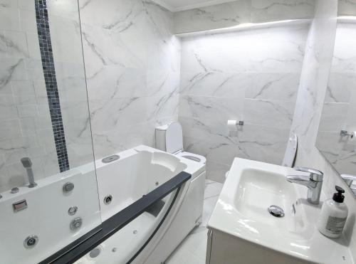 Habitaciones en casa nueva y moderna