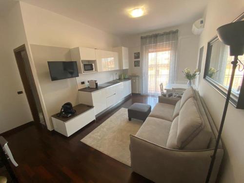 One-Bedroom Apartment image 10