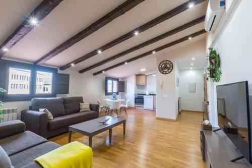  Palacio Descalzos -Atico 3b- Parking incluido in Tudela