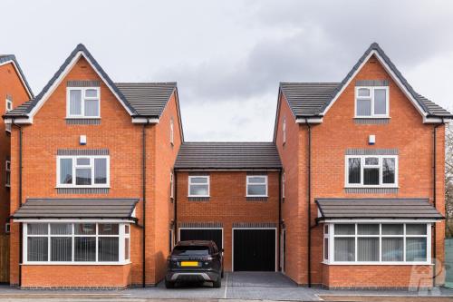 The Birmingham Estate Collective by Prime Stays - Contractor & Group Stays - Secure Parking, Birmingham