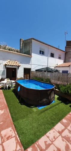 Alojamiento Rural, Cueva de la Abuela - Accommodation - Cuevas del Campo