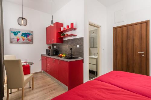 Quiet Center Apartments