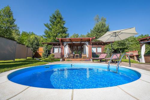 Holiday Home Arcadia With Pool, Hot Tub And Sauna, Pleškovec
