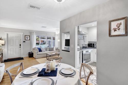 Cozy and Charming in SoSo in West Palm Beach, USA