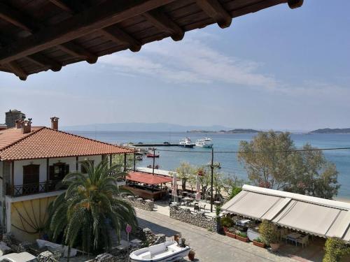 pansion mama dafni in ouranoupoli greece reviews prices planet of hotels