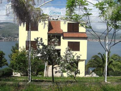  Villa Corona in Okrug Donji