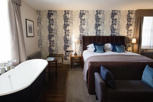 1 queen bed