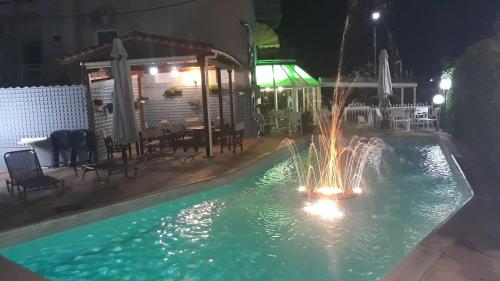 Park Hotel - image 2