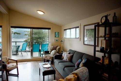 Fish Tales Cottage in Port Renfrew, Canada
