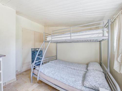 Classy villa in Lorgues with Terrace, Courtyard gîte à louer Les Déscatis