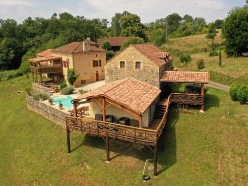 Spacious Cottage with private pool in Loubejac gîte à louer Montcabrier