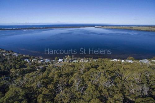 Amazing Ansons Bay Absolute Waterfront Beach House