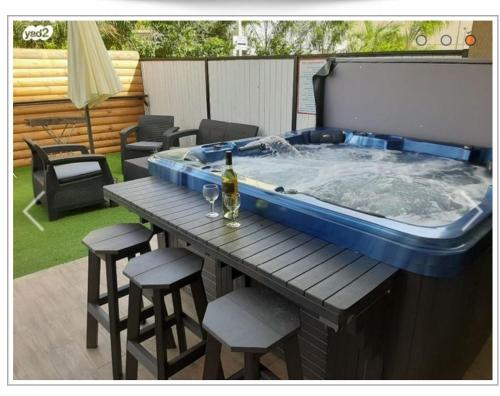 דירות נופש וג'קוזי באילת - אילן vip – khách sạn tại Trung tâm thành phố Eilat
