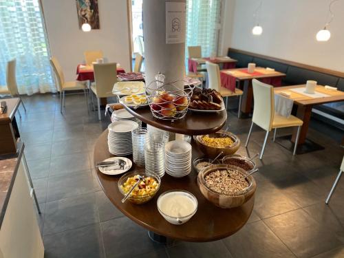 Garni - Hotel Am Burghuegel 4