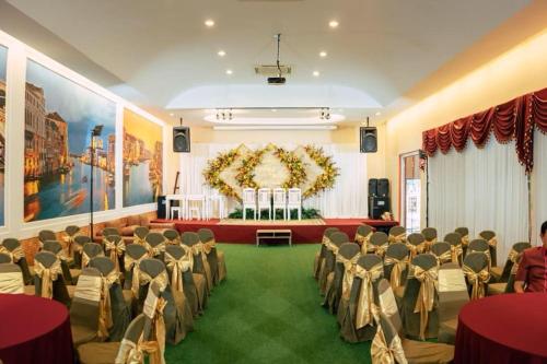 Thada Chateau Hotel  Thada Chateau Hotel 