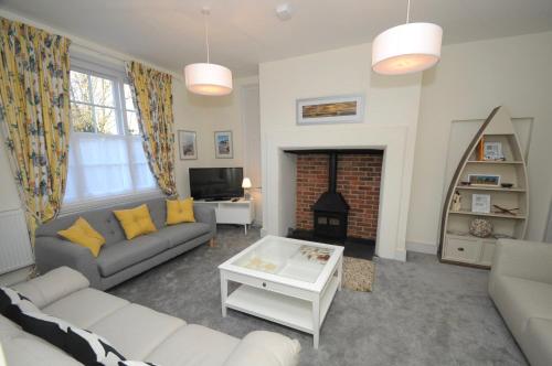 Quay Corner, 5 bed house, Christchurch Dorset photo 2